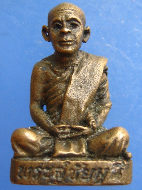 รูปหล่อ พระสุชัยมุนี(พุฒ) วัดศรีวิชัยวัฒนาราม ชัยนาท