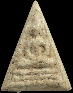 *สมเด็จฯสามเหลี่ยม เนื้อผง หลวงปู่นาค วัดระฆังฯ ปี๒๔๙๕*