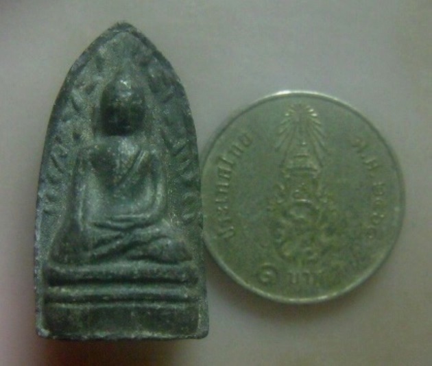 **เบา​ๆ​**พระรอด หลวงพ่อแพ วัดพิกุลทอง จ.สิงห์บุรี หลังยันต์ เนื้อผงใบลาน ปี ๒๕๑๔**สวยๆ 