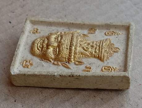 พระผงเศียรฤาษีหลังพระพิฆเนศ หลวงปู่หมุน วัดซับลำใย ปี2542 ปิดทองแท้เดิม พร้อมตลับสแตนเลส