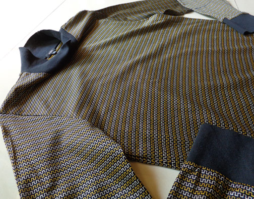 เสื้อ JASPAL ของแท้ ลายหรู เบอร์ L , รับลมหนาวหรือใส่ไปนอกเป็นลองจอนหรือฮีทเทค ลายและเนื้อผ้าสวย