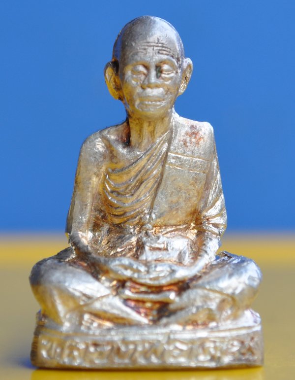 รูปเหมือนปั๊มคุณพระเทพประทานพรเนื้อเงิน หลวงพ่อคูณ