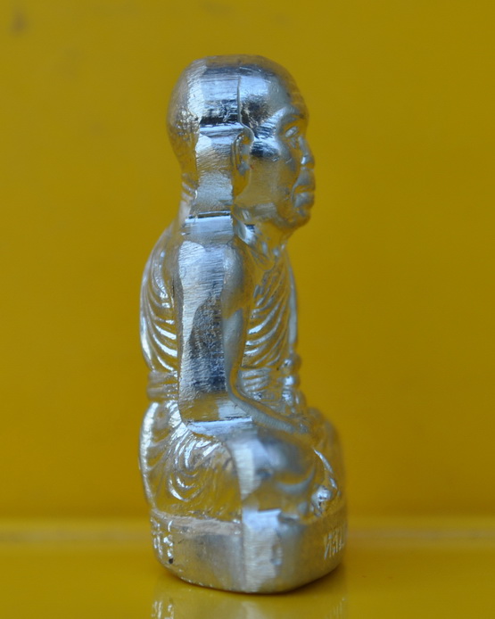 รูปเหมือนปั๊มหลวงพ่อคูณ รุ่น โภคทรัพย์คูณ ๘๘ 