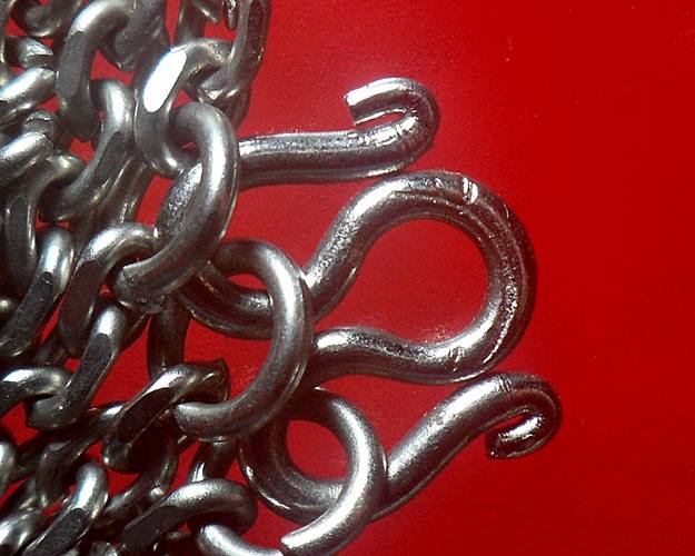 สร้อยคอแสตนเลสงานเก่า ตราลูกศร ยาวตลอดเส้น 26 นิ้ว คล้องพระ 7 องค์