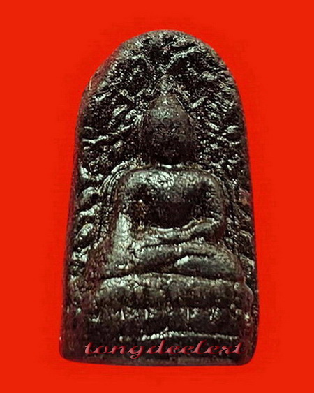 พระคงเนื้อผงใบลานลงรัก หลวงปู่ดี วัดเทวสังฆาราม(วัดเหนือ) จ.กาญจนบุรี ปี 2481 หายากค่ะ