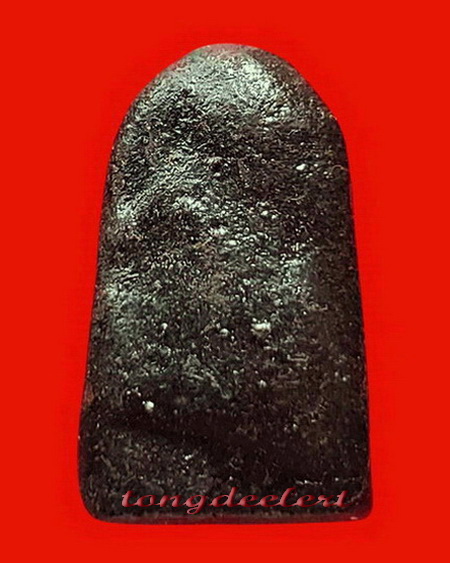 พระคงเนื้อผงใบลานลงรัก หลวงปู่ดี วัดเทวสังฆาราม(วัดเหนือ) จ.กาญจนบุรี ปี 2481 หายากค่ะ