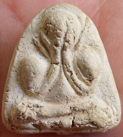 *ปิดตานักกล้าม พิมพ์หลวงปู่แก้ว วัดเคลือวัลย์ เนื้อขาว วัดประสาทบุญญาวาส กทม. ปี๒๕๐๖*