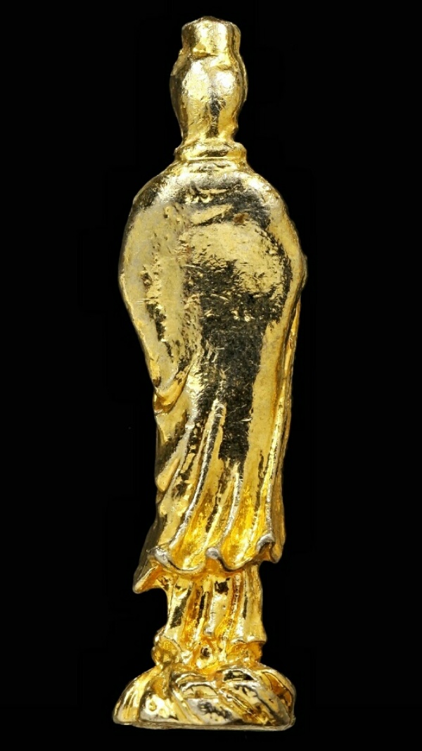 เจ้าแม่กวนอิม ฐาน ๑.๐ ซม. สูง ๔.๒ ซม.