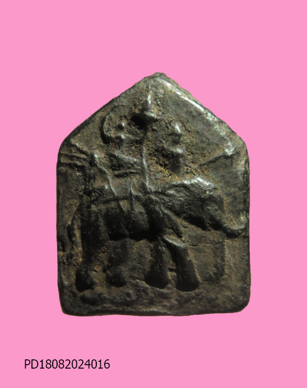 สมเด็จพระนเรศวรทรงช้าง เนื้อดิน ปี 2507 จัดสร้างโดย วัดพระศรีรัตนมหาธาตุ พิษณุโลก