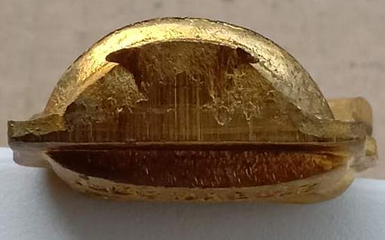 รูปเหมือนปั๊ม หลวงพ่อคูณ รุ่นปาฏิหาริย์ EOD ปี2556 ไม่ตัดปีก พิมพ์ใบเสมา เนื้อทองเหลือง หมายเลข445