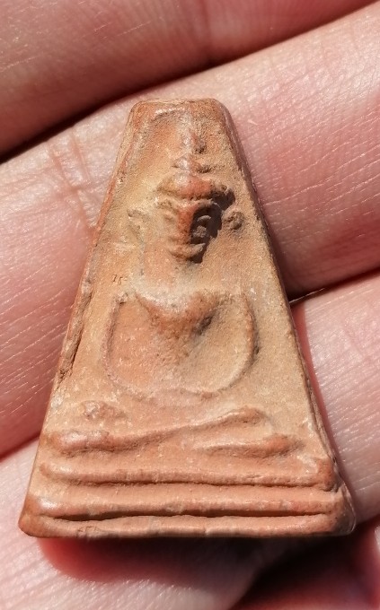 พระผงสุพรรณ รุ่นจงอางศึก วัดพระศรีรัตนมหาธาตุ จ.สุพรรณบุรี ปี 2510-2511 เคาะเดียว