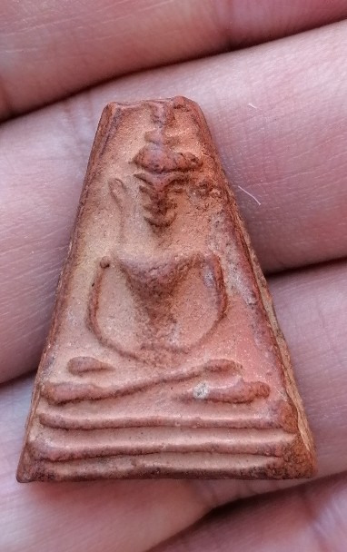 พระผงสุพรรณ รุ่นจงอางศึก วัดพระศรีรัตนมหาธาตุ จ.สุพรรณบุรี ปี 2510-2511 เคาะเดียว