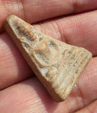 พระผงสุพรรณ รุ่นจงอางศึก วัดพระศรีรัตนมหาธาตุ จ.สุพรรณบุรี ปี 2510-2511 เคาะเดียว