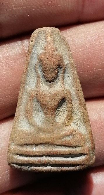 พระผงสุพรรณ รุ่นจงอางศึก วัดพระศรีรัตนมหาธาตุ จ.สุพรรณบุรี ปี 2510-2511 เคาะเดียว