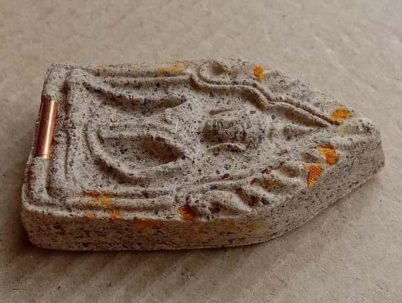 ขุนแผนรวมแร่กายสิทธิ์ ฝังตะกรุด 1 ดอก พร้อมเส้นเกศา ผสมจีวร ของหลวงปู่มหาศิลา สิริจันโท สวนสงฆ์แกเปะ