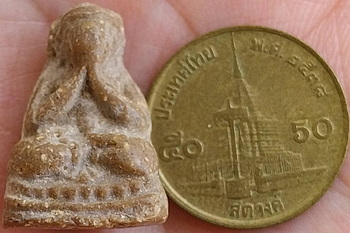 *พระปิดตา เนื้อผงผสมว่าน หลวงปู่ยิ้ม วัดชายทุ่ง สุพรรณบุรี*