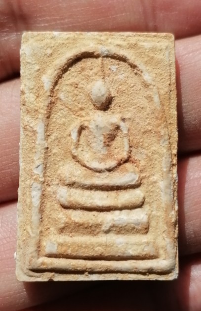 สมเด็จบางขุนพรหมแช่น้ำมนต์ พิมพ์ใหญ่พระประธาน วัดบางขุนพรหม พร้อมกล่องเดิม ปี 2547 เคาะเดียว