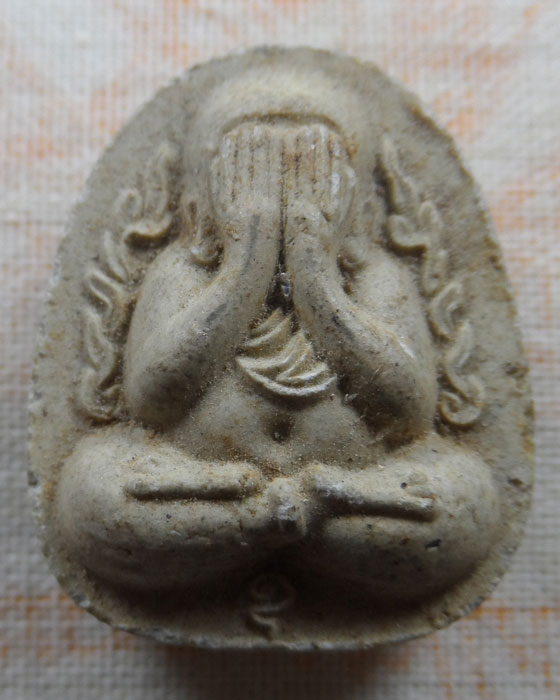 พระปิดตากนกข้าง วัดอ้อมน้อย จ.นครปฐม