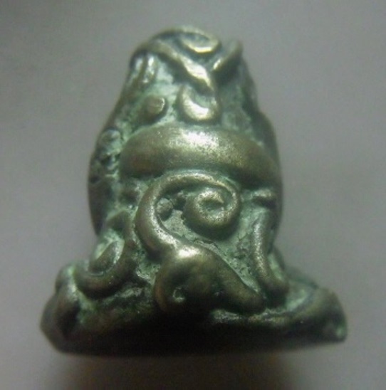 **เบา​ๆ​**พระปิดตามหาอุตม์ หลังยันต์ เนื้อสำริดแก่เงิน เก่าๆ ไม่ทราบที่**เนื้อจัด เชิญชมครับ