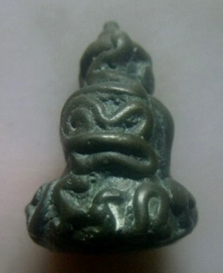 **เบาๆ**พระปิดตามหาอุตม์ พิมพ์เศียรแหลม หลังยันต์ เนื้อสำริด เก่าๆ ไม่ทราบที่**เนื้อจัด สวยๆ