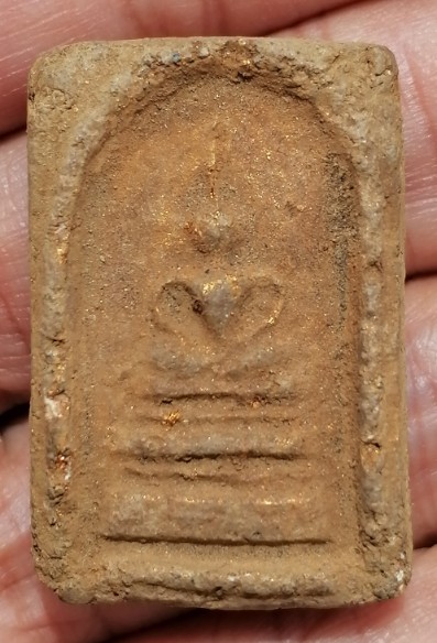 พระสมเด็จทรายเสก พิมพ์เกศยาว หลวงพ่อกวย วัดโฆสิตาราม จ.ชัยนาท ยุคต้น ปี 2500-2509 เคาะเดียว(5)