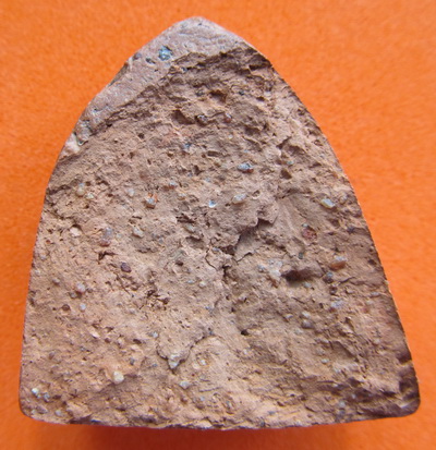 หลวงพ่อโตเนื้อดินแกร่งสวย