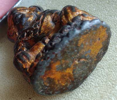 พระนั่ง เนื้อชิน