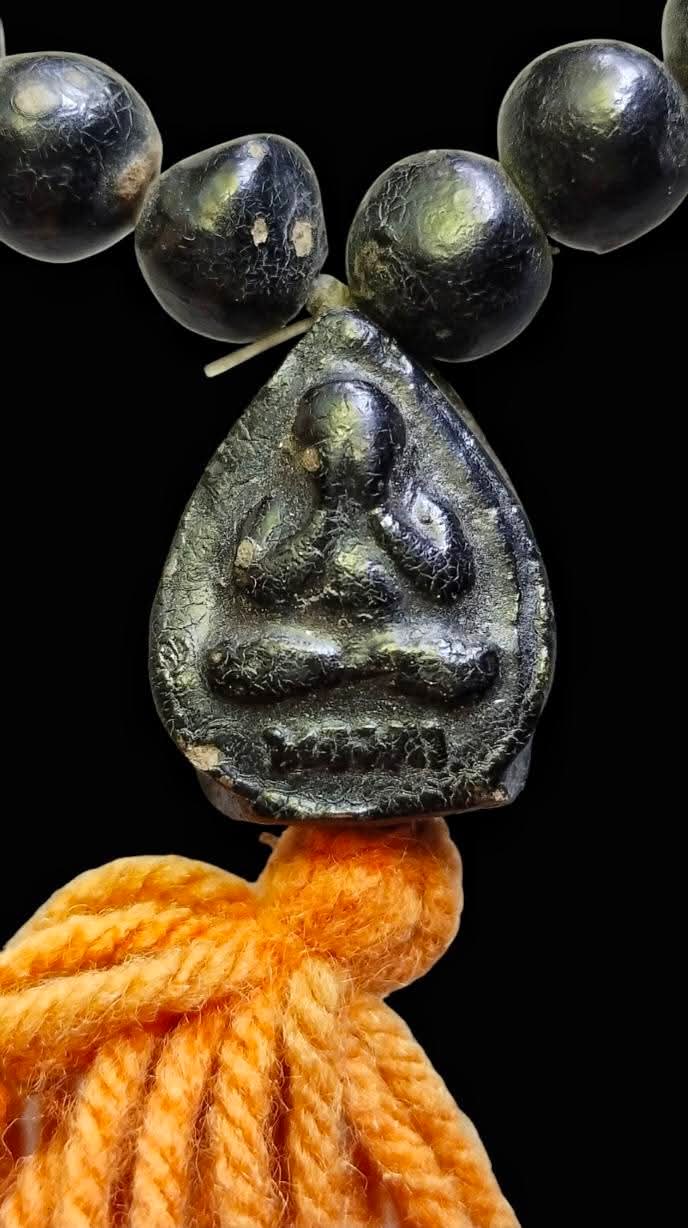 สร้อยประคำ 108เม็ด พร้อมพระปิดตา เนื้อผงว่านจุ่มรักดำ