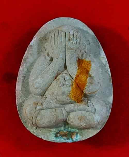 พระปิดตาสารพัดดีหลวงพ่อคูณ เนื้อผงธูป ฝังตะกรุด+จีวรหลวงปู่ทิม ออกวัดบ้านคลอง ปี2538