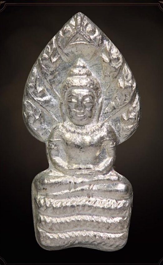 ***พระดีมีประสบการณ์***พระนาคปรกหลวงพ่อคูณ ปริสุทโธ รุ่นเสาร์ 5 คูณพันล้าน เนื้อเงิน ปี2536 (4)