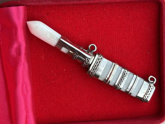 มีดหมอ ไม่ทราบที่ ไม่ทราบเกจิ ไม่แน่ว่าหลวงพ่ออะไร น่าจะไปทางหลวงพ่อพัฒน์ หรือหลวงปู่อิ่ม ท่านไหนชอบ