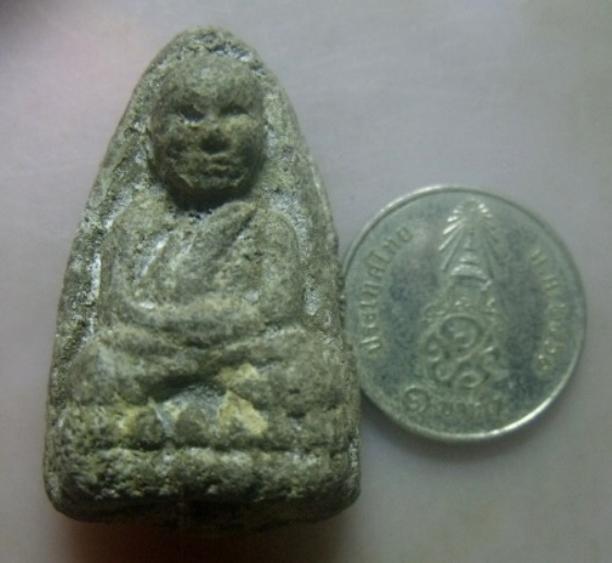 **เบา​ๆ​**หลวงปู่ทวดเนื้อว่าน พิมพ์ใหญ่ หลังโรยเพชรหน้าทั่ง เก่าๆ ไม่ทราบที่**ไขว่านขึ้นสวยๆ