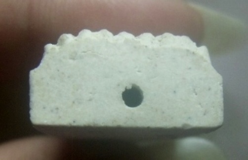 **เบาๆ**หลวงปู่ทวด เนื้อว่านขาว หลังโรยแร่ วัดเมืองยะลา ปี ๒๕๓๙ (รุ่นเครื่องบินตก) หลังลายนิ้ว**สว