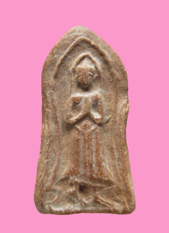 พระพิมพ์ยืนวันทา สูงประมาณ 3 นิ้ว