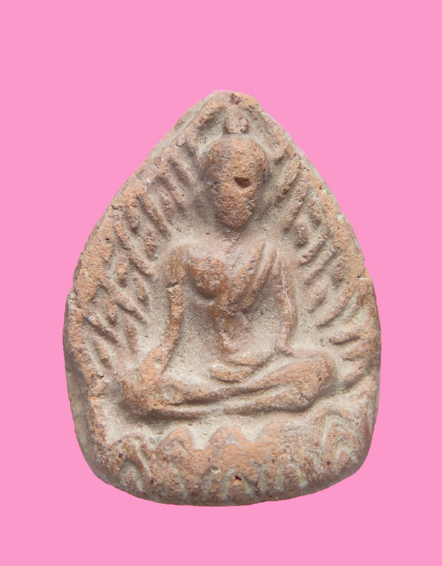 พระกลีบบัวเนื้อดิน หลังกดชื่อ