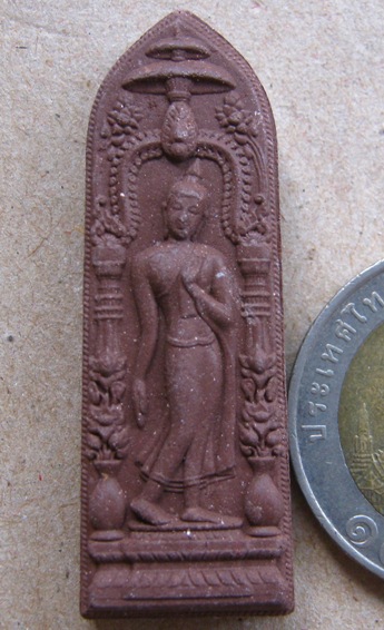 พระผงปางลีลา(เนื้อผงชานหมาก)หลวงปู่นาม วัดน้อยชมภู่ จ สุพรรณบุรี ปี2555 พร้อมซองเดิม