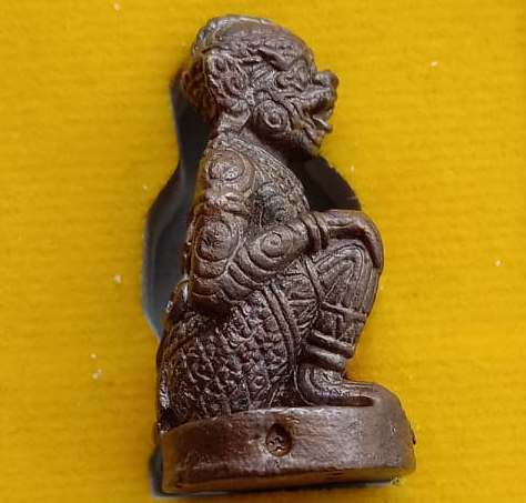 หนุมานทรงฤทธิ์ เนื้อโลหะผสม หลวงปู่ผ่าน วัดป่าโพธิ์แก้ว จ ปราจีนบุรี หมายเลข1104 พร้อมกล่องเดิม