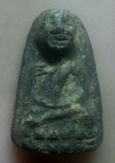 **เบาๆ**หลวงปู่ทวด วัดม่วง พิมพ์กลาง เนื้อว่าน รุ่นแรก ปี ๒๕๐๕**อ.ทิม ปลุกเสก สวยๆ เชิญชมครับ