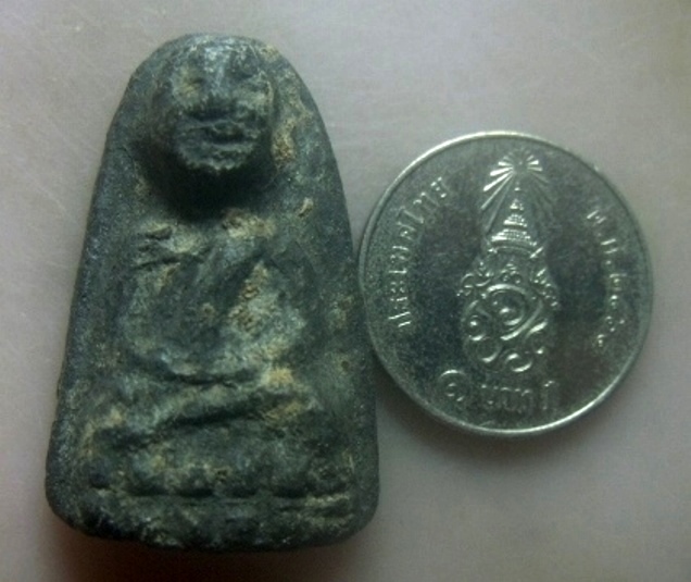 **เบาๆ**หลวงปู่ทวด วัดม่วง พิมพ์กลาง เนื้อว่าน รุ่นแรก ปี ๒๕๐๕**อ.ทิม ปลุกเสก สวยๆ เชิญชมครับ