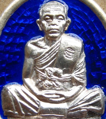 เหรียญหลวงพ่อคูณ รุ่นสร้างบารมี ปี 2536 เนื้อเงินลงยา พร้อมกล่องเดิม 