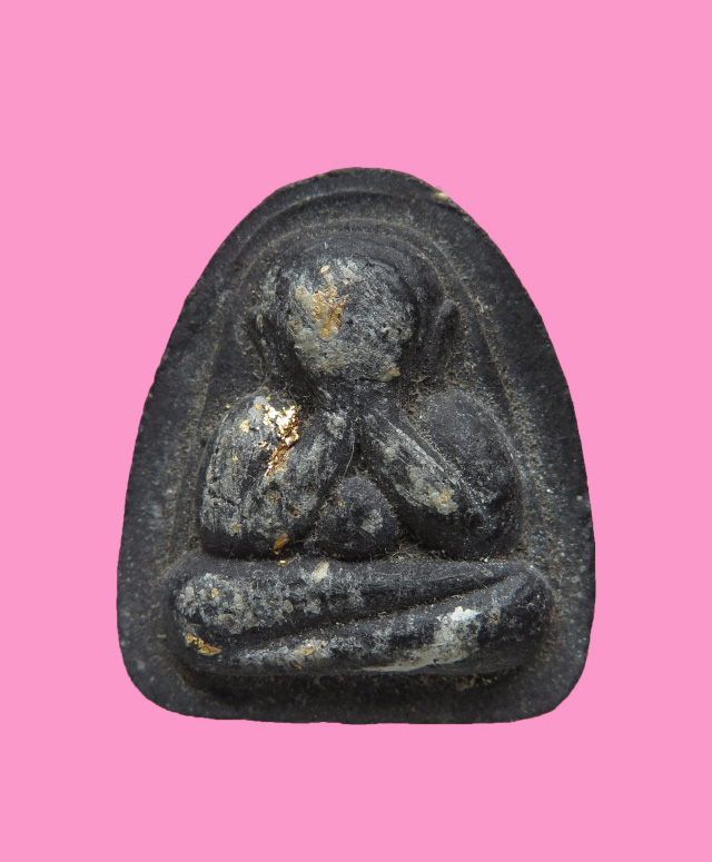 พระปิดตา เนื้อผงคลุกรัก หลังแบบ ก้น ส.ช.