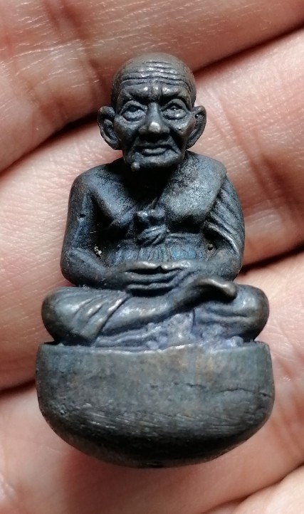 หลวงปู่ทวด รูปหล่อพิมพ์เเบ้าทุบ ตอกโค๊ดใต้ฐาน วัดในหาน จ.ภูเก็ต ปี 2536 เคาะเดียว