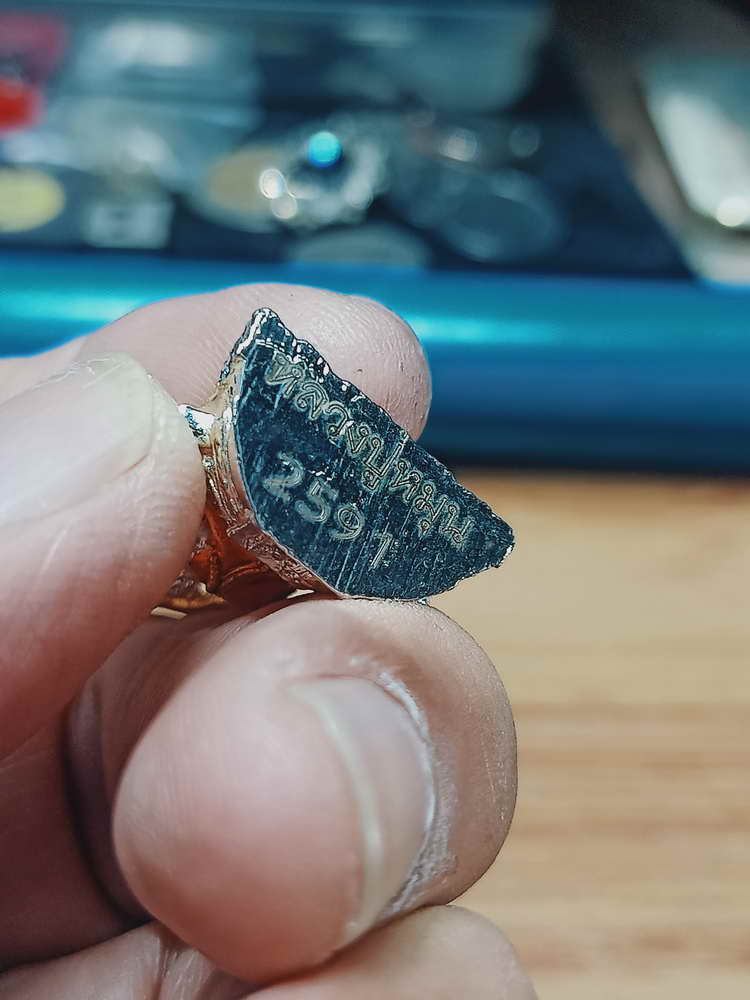 4-122 รูปหล่อพระพุทธชินราช รวยพันล้าน หลวงปู่หมุน วัดบ้านจาน งาน 3K กล่องเดิม ต่ำจอง