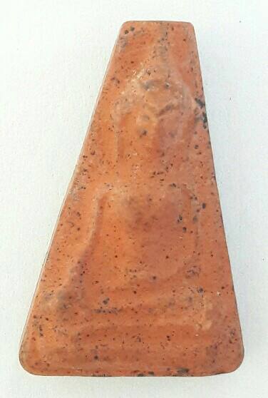 พระผงสุพรรณ สร้างโดยชมรมฟุตบอลสุพรรณบุรี 5 สิงหาคม 2555 พร้อมกล่องเดิม เคาะเดียว(3)