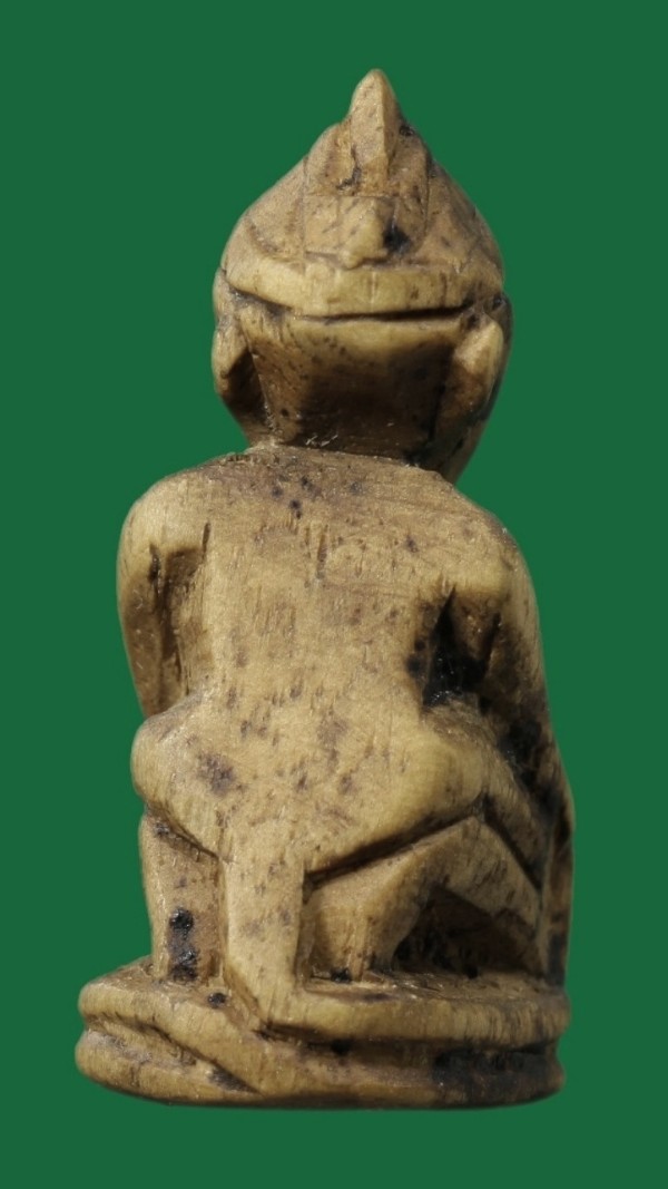 หนุมานหน้ากระบี่ ไม้รากรักแกะ ขนาด ๑.๓*๑.๕*๓.๐ ซม.