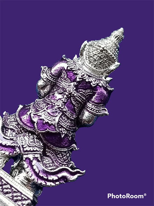 ท้าวเวสสุวรรณ หลวงพ่อทอง วัดบ้านไร่ นครราชสีมา รุ่น ยกฐานะทองนำโชค เนื้ออัลปาก้า ลงยาม่วง