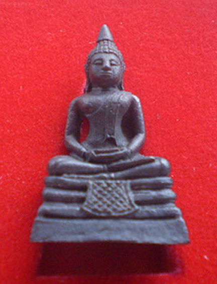 N หลวงพ่อโสธร พระกริ่ง โลหะรมดำ ในกล่องของเดิมครับ เก่าๆไม่ทราบปีออก ที่แน่ๆได้มาก่อนปี 2553