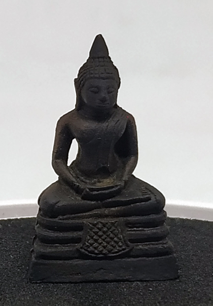 N หลวงพ่อโสธร พระกริ่ง โลหะรมดำ ในกล่องของเดิมครับ เก่าๆไม่ทราบปีออก ที่แน่ๆได้มาก่อนปี 2553