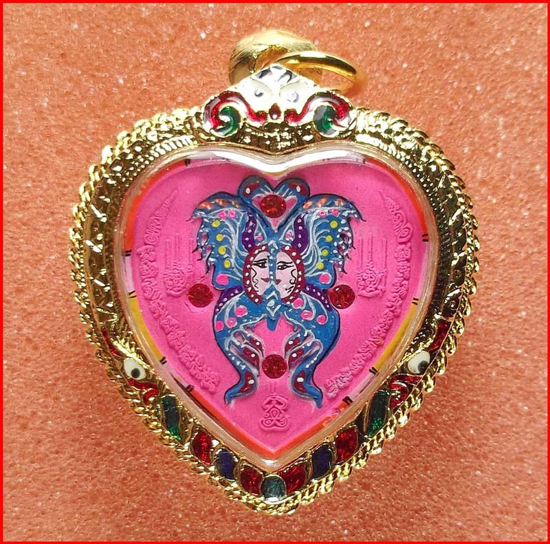 เทพจำแลงภมร ครูบากฤษณะ อินทวัณโณ สำนักสงฆ์เวฬุวัน จ.นครราชสีมา เนื้อผงพุทธคุณ พิมพ์หัวใจ ฝังพลอยเสก