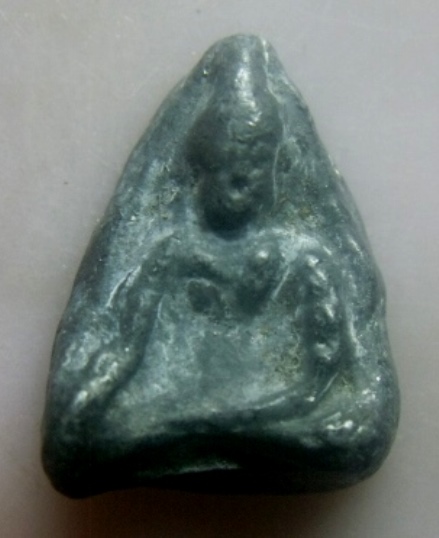 **เบา​ๆ​**พระร่วงนั่งปางมารวิชัย เนื้อชินตะกั่ว เก่าๆ สวยๆ ไม่ทราบที่**เชิญชมครับ